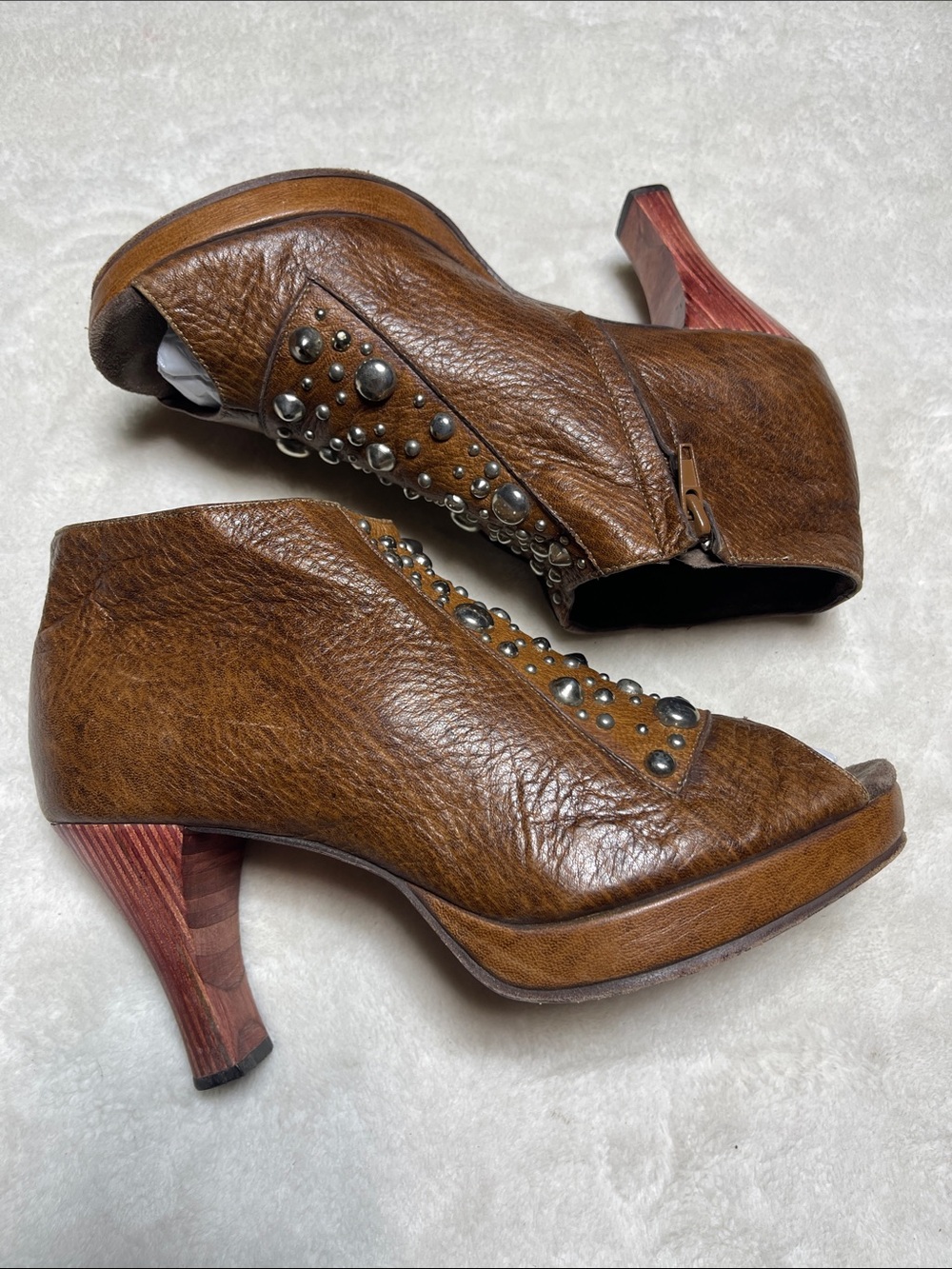 Calleen Cordero Brown Studded Leather Peep-Toe Heels size 7